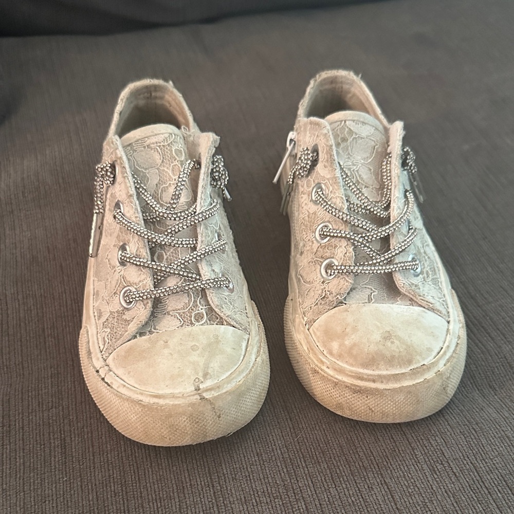 White Lace Toddler Girl Zip Sneakers (11)